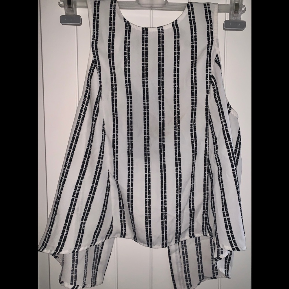 FOREVER 21 Black and White Tank